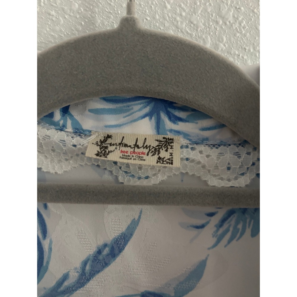 Free People Beauty Sleep Shirt Womens Medium White Blue Floral Satin Lounge - Picture 4 of 4